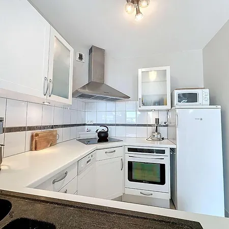 Apartment A 300m De La Avec Balcon Et Parking A - Fr-1-361-17 *