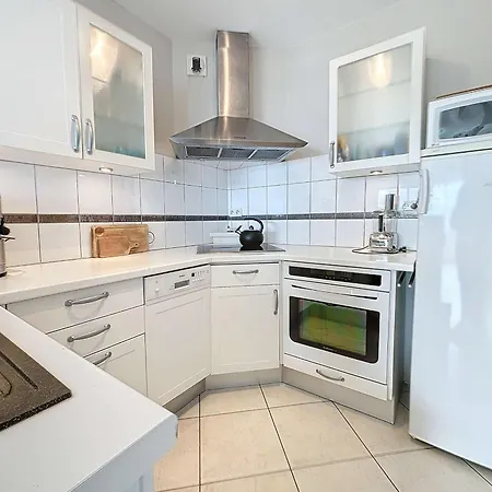 A 300m De La Avec Balcon Et Parking A - Fr-1-361-17 Гранвиль