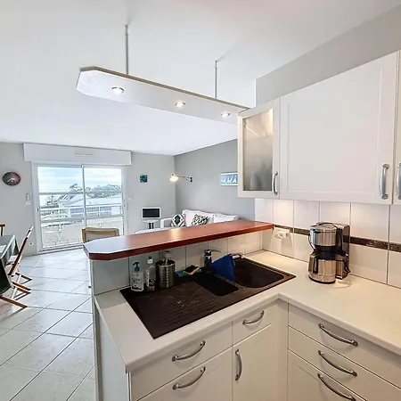 A 300m De La Avec Balcon Et Parking A - Fr-1-361-17 Granville