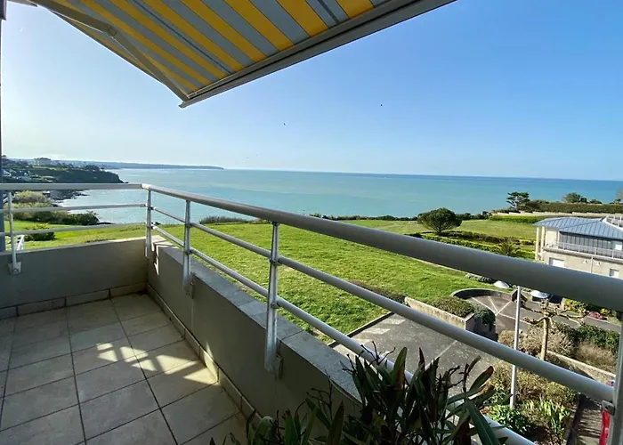 A 300m De La Avec Balcon Et Parking A - Fr-1-361-17 * Granville