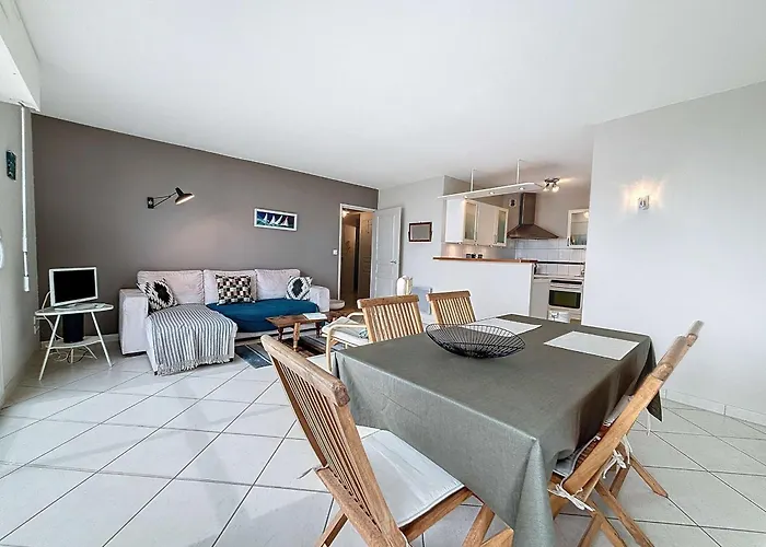 Apartment A 300m De La Avec Balcon Et Parking A - Fr-1-361-17 *