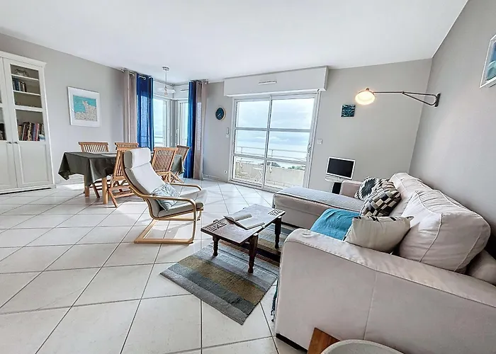 Apartment A 300m De La Avec Balcon Et Parking A - Fr-1-361-17 Granville