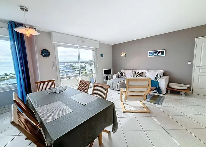 A 300m De La Avec Balcon Et Parking A - Fr-1-361-17